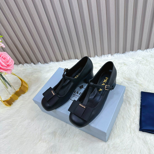 Туфлі-Мері-Джейн PRADA 26S T-STRAP 40 мм з чорної телячої шкіри з бантом