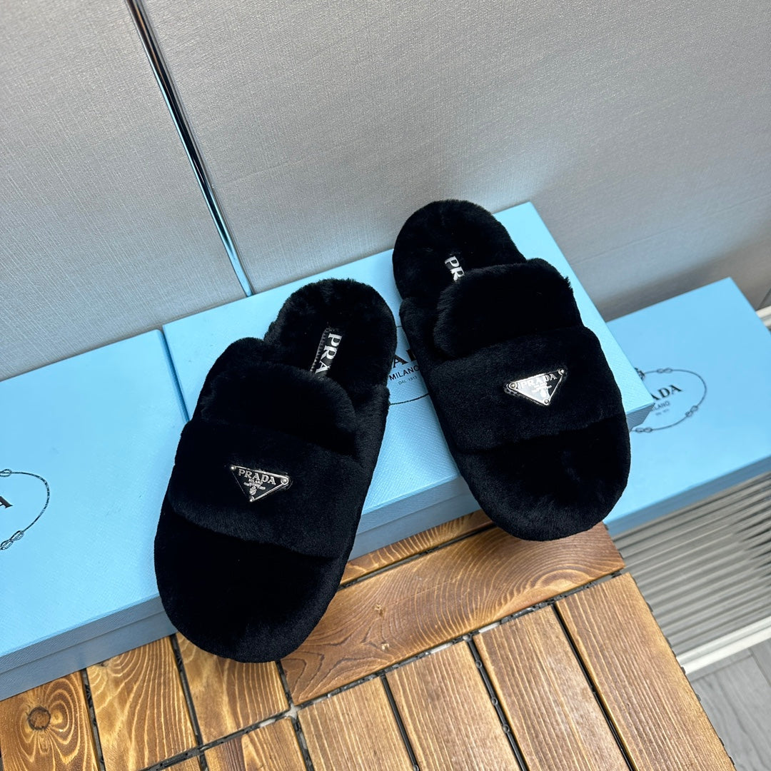 FLAT MULES IN BLACK RABBIT FUR - 35