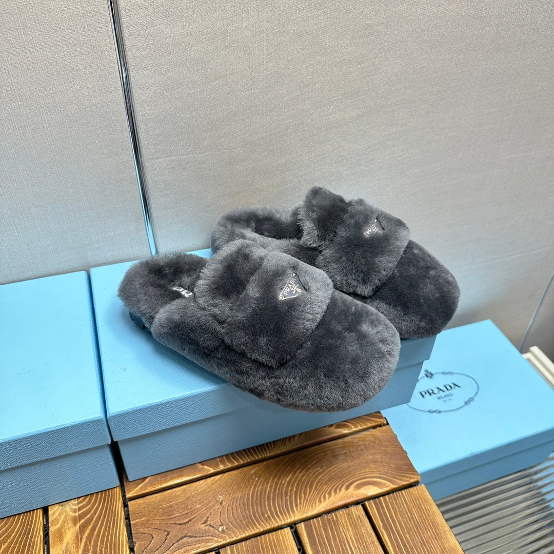 FLAT MULES IN GRAY RABBIT FUR - 35