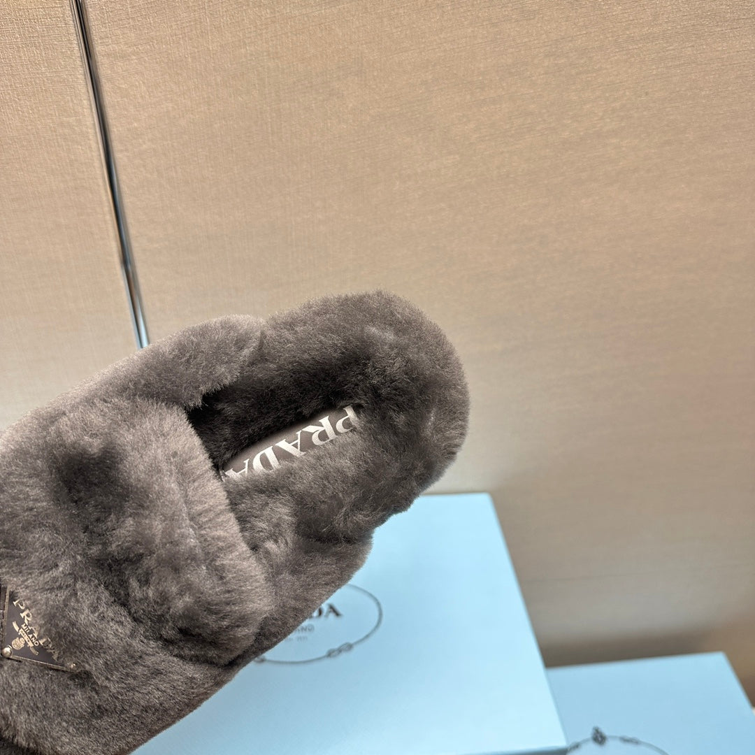 FLAT MULES IN GRAY RABBIT FUR - 35