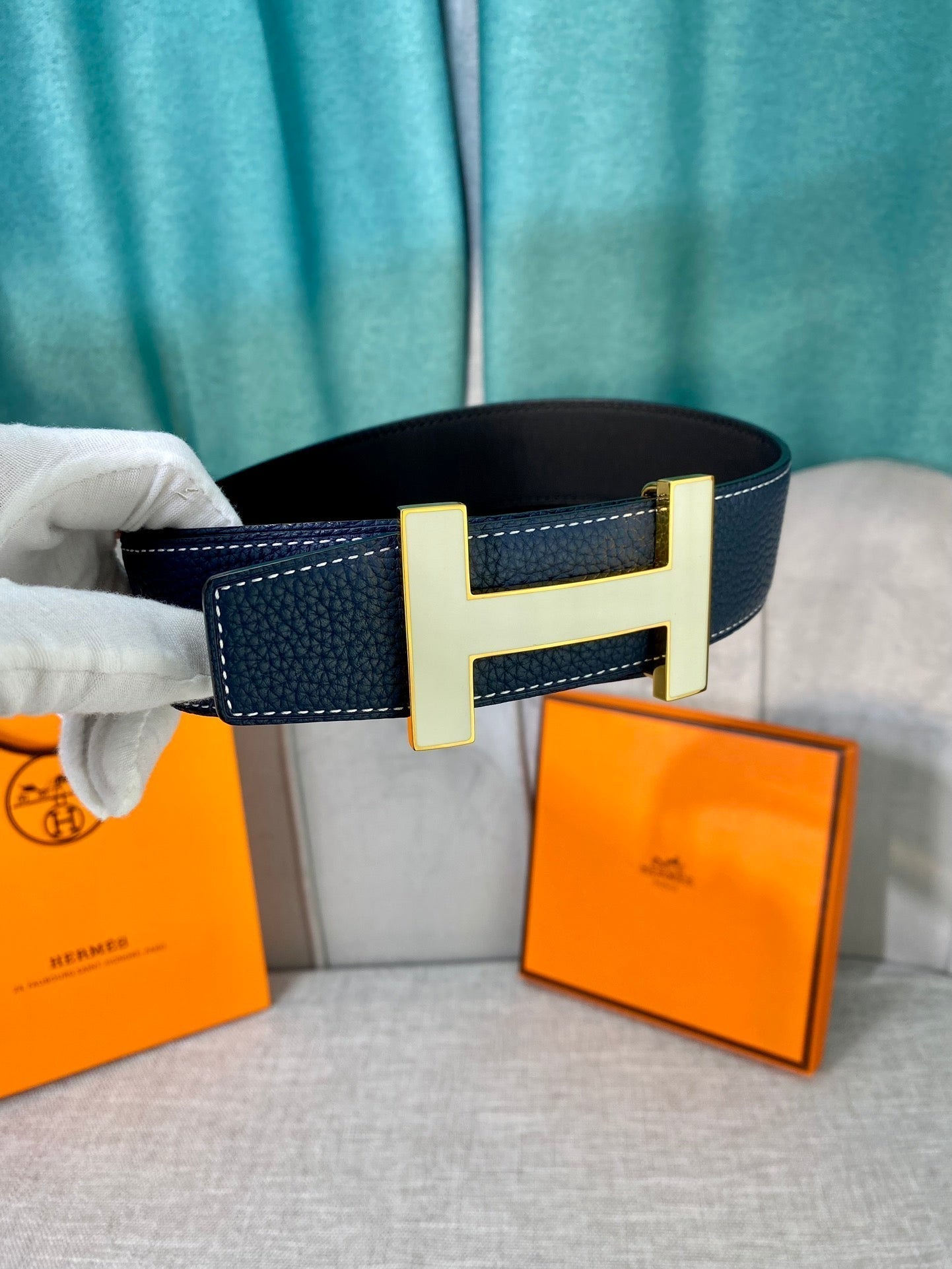 HM CONSTANCE BELT BUCKLE & REVERSIBLE NAVY BLUE LEATHER STRAP 38MM GOLD HARDWARE - 30