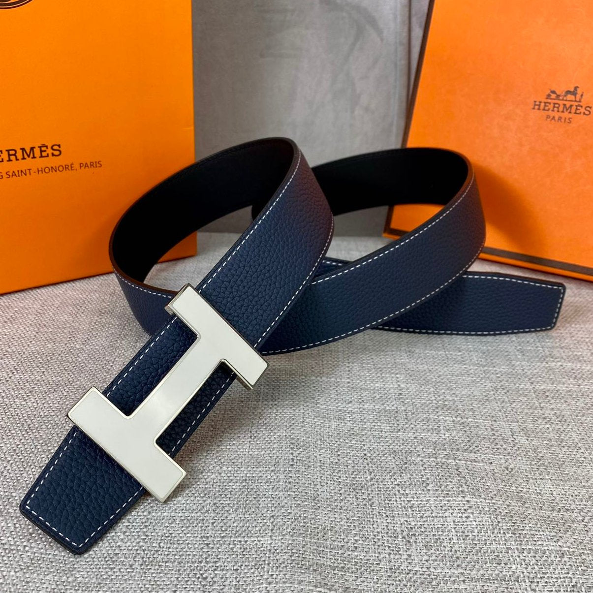 HM CONSTANCE BELT BUCKLE & REVERSIBLE NAVY BLUE LEATHER STRAP 38MM SILVER HARDWARE - 30