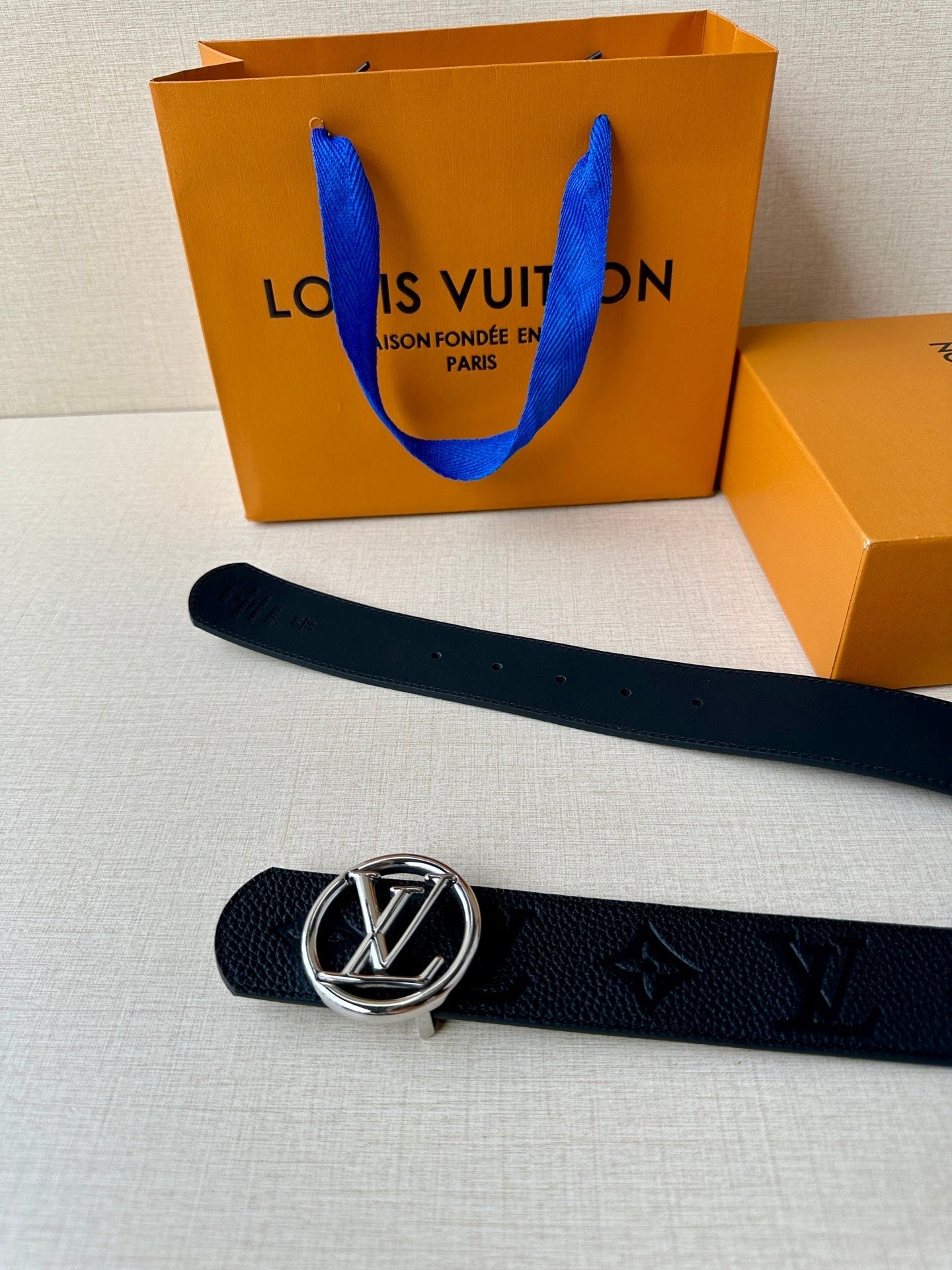 LV 25S BELT 40 MM IN BLACK CALFSKIN WITH SILVER HARDWARE 593263 - 26-28
