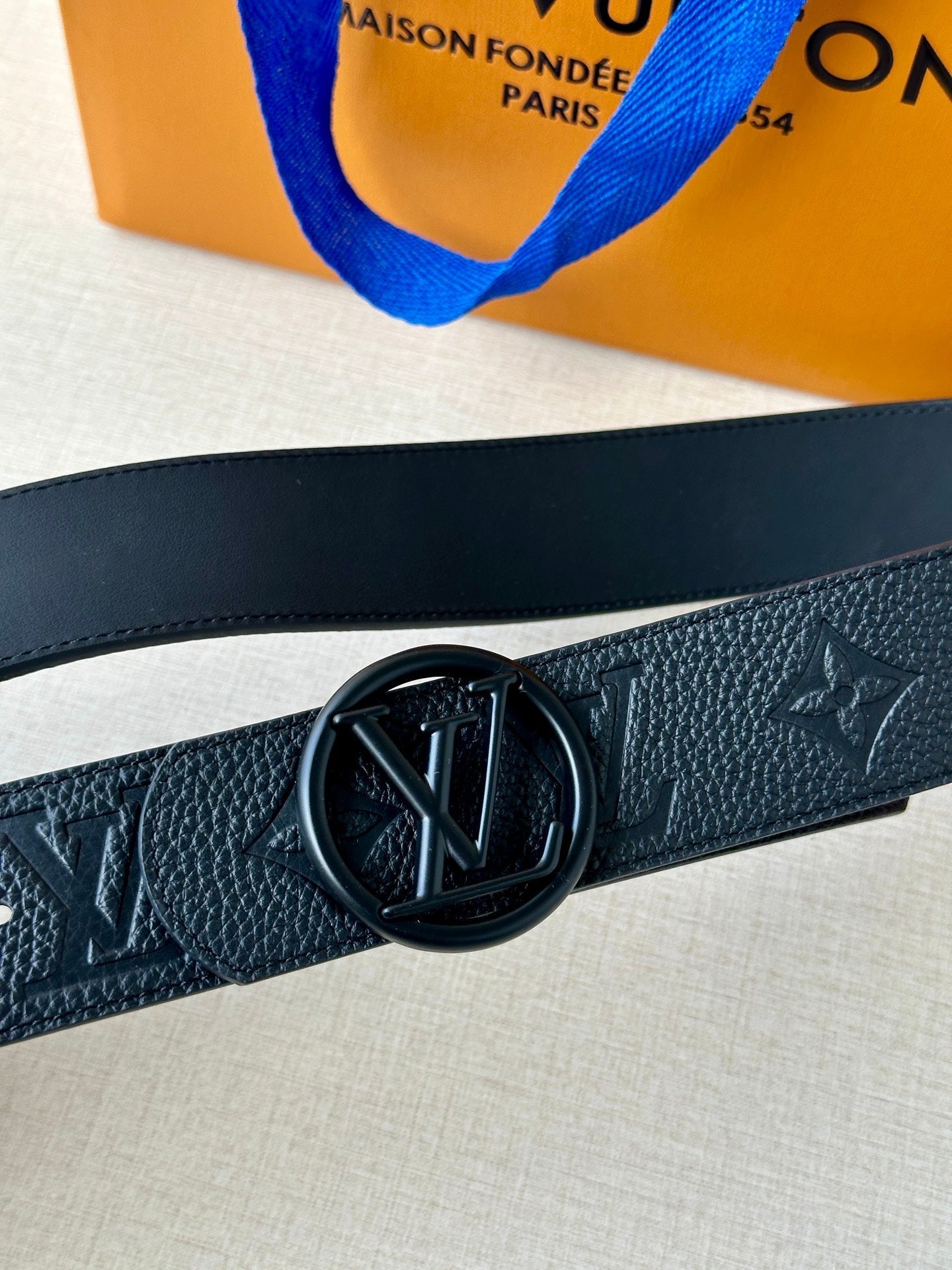 LV 25S BELT 40 MM IN BLACK CALFSKIN 593264 - 26-28