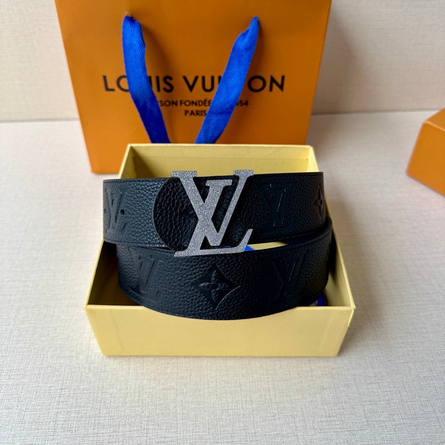LV 25S BELT 40 MM IN BLACK CALFSKIN WITH SILVER HARDWARE 593267 - 26-28