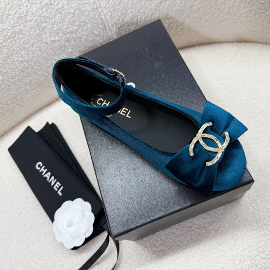 MARY JANE SHOES IN CLASSIC BLUE VELVET - 35