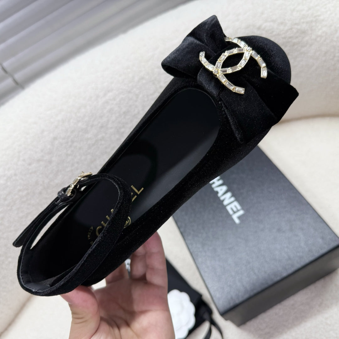 MARY JANE SHOES IN BLACK VELVET - 35