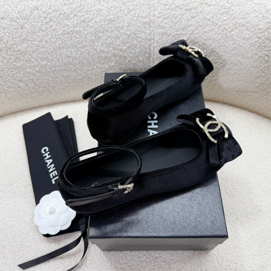 MARY JANE SHOES IN BLACK VELVET - 35
