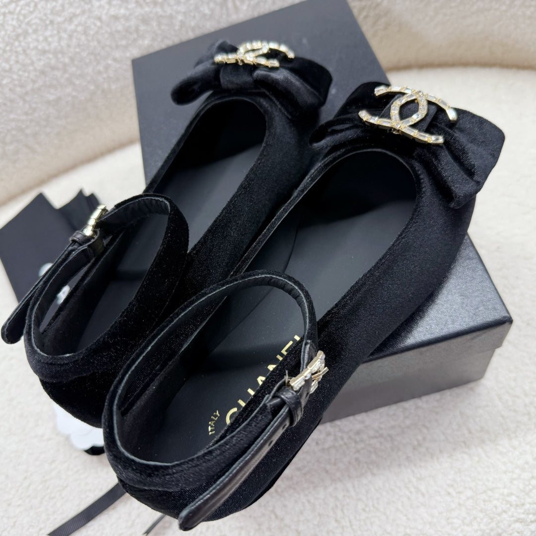 MARY JANE SHOES IN BLACK VELVET - 35