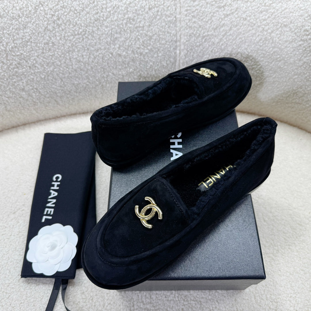LOAFER IN BLACK SUEDE AND WOOL LINING - 34