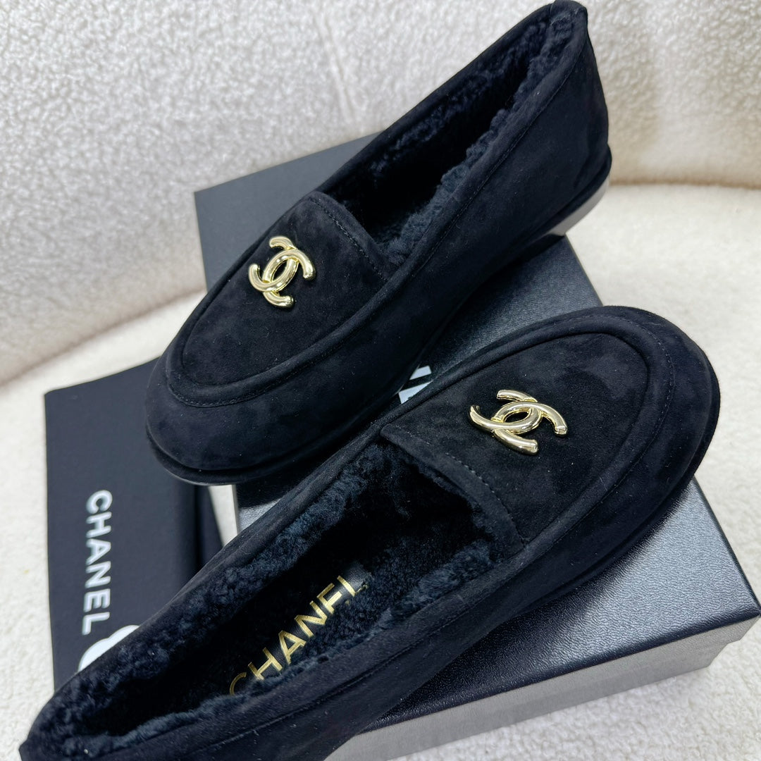 LOAFER IN BLACK SUEDE AND WOOL LINING - 34