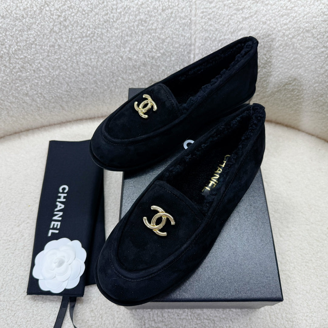 LOAFER IN BLACK SUEDE AND WOOL LINING - 34