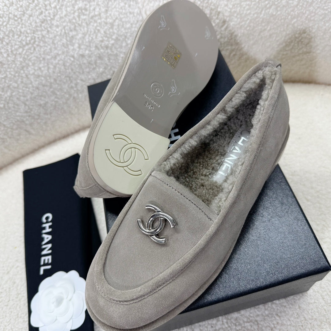 LOAFER IN SMOKE GRAY SUEDE AND WOOL LINING - 34