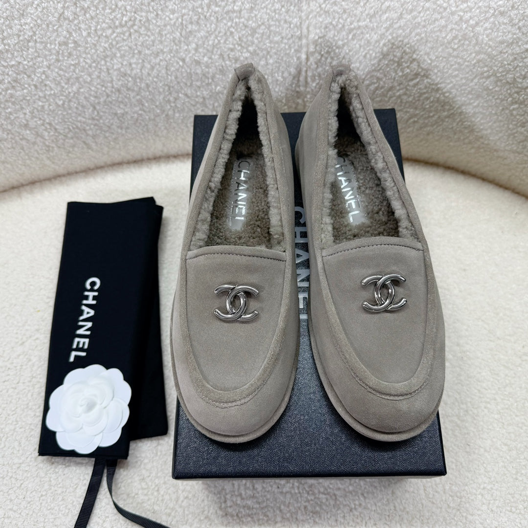 LOAFER IN SMOKE GRAY SUEDE AND WOOL LINING - 34