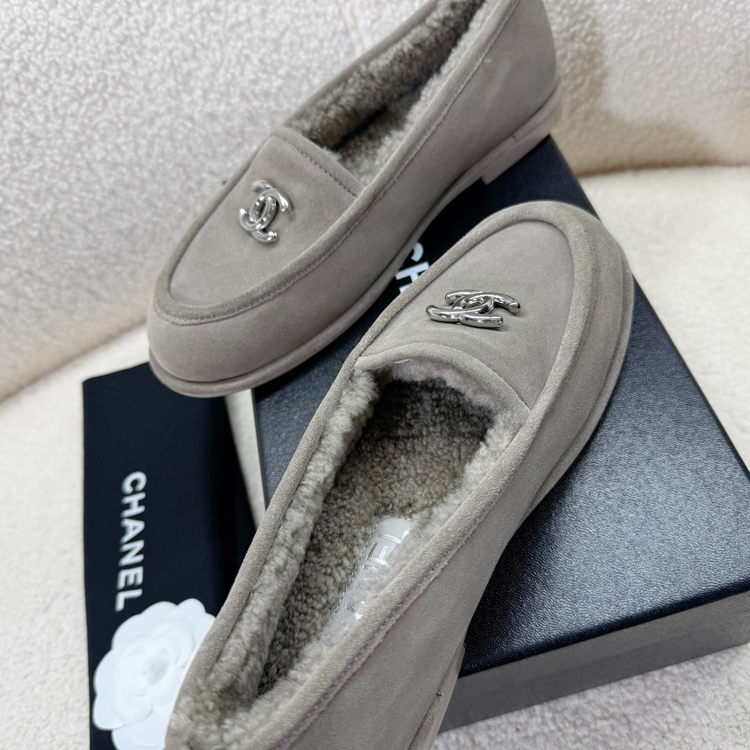 LOAFER IN SMOKE GRAY SUEDE AND WOOL LINING - 34