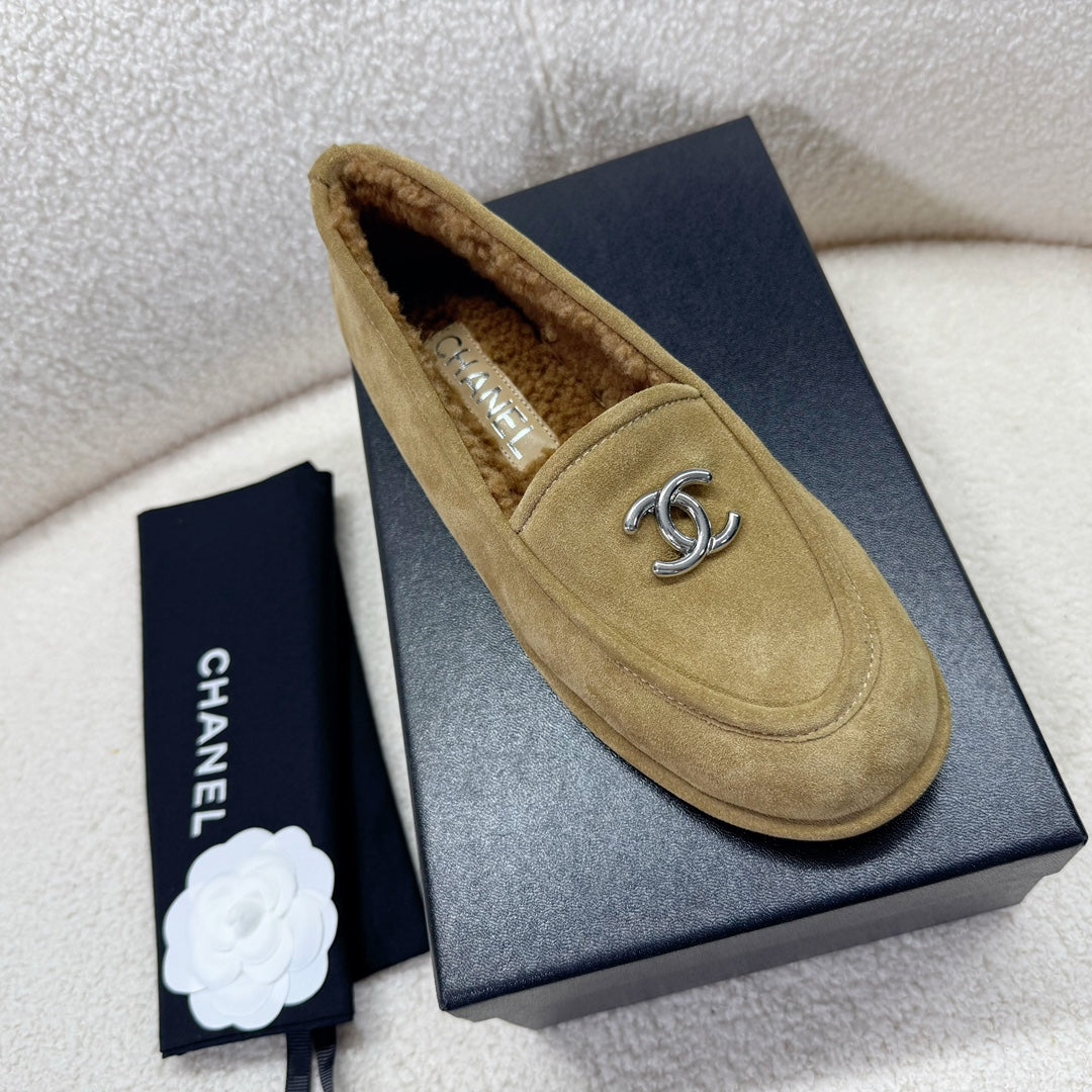 LOAFER IN PEANUT BROWN SUEDE AND WOOL LINING - 34