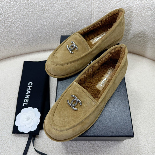 LOAFER IN PEANUT BROWN SUEDE AND WOOL LINING - 34