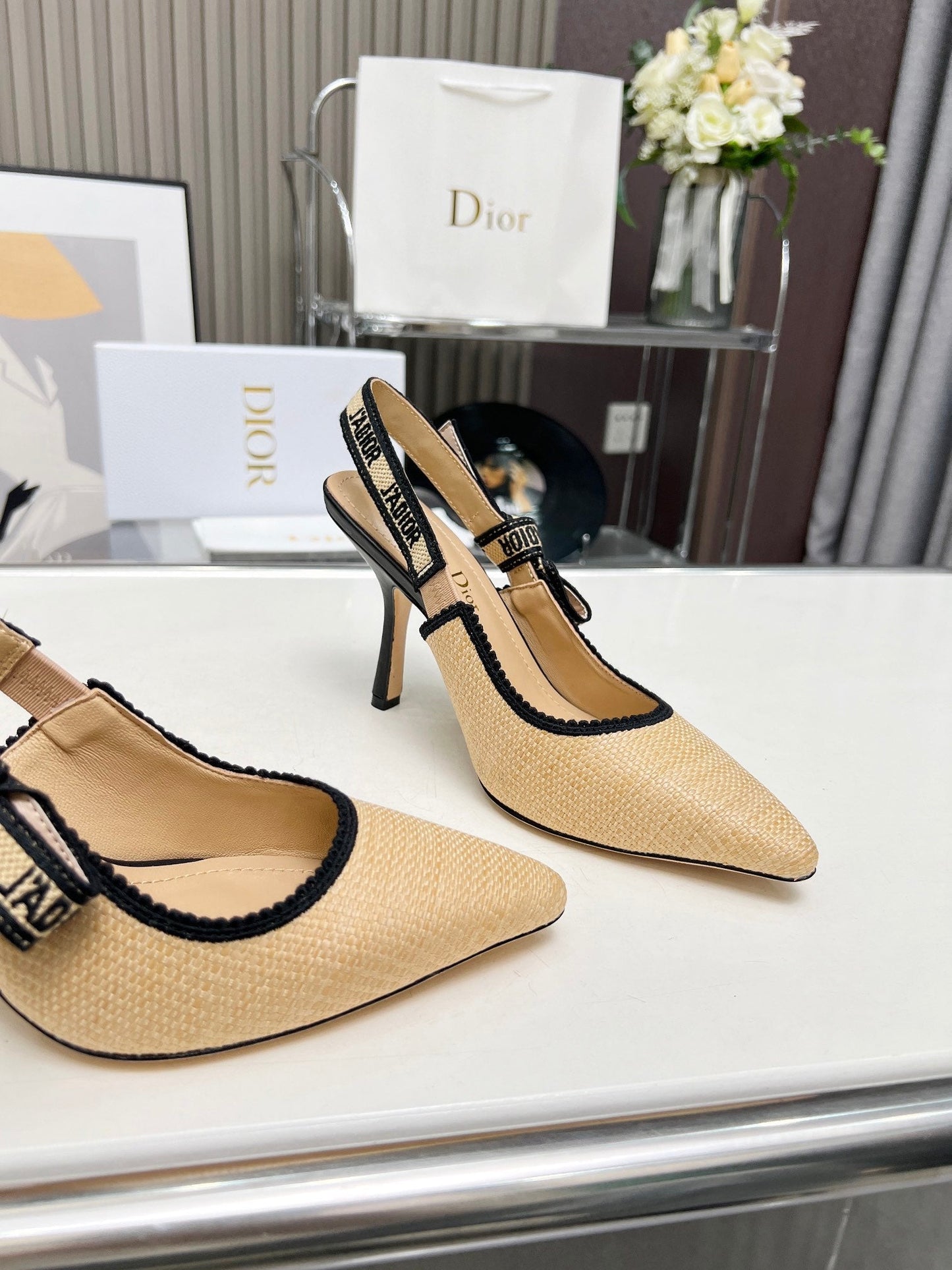J'ADIOR SLINGBACK PUMP NATURAL RAFFIA AND BLACK EMBROIDERED COTTON 10 CM - 34