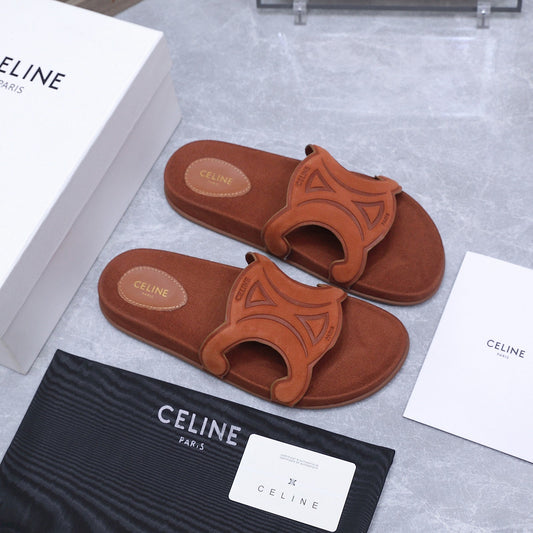ШЛЬОПАНЦІ CELINE 26S TRIOMPHE ЗІ ШКІРИ КОРДУБАНОВОГО КОЛЬОРУ
