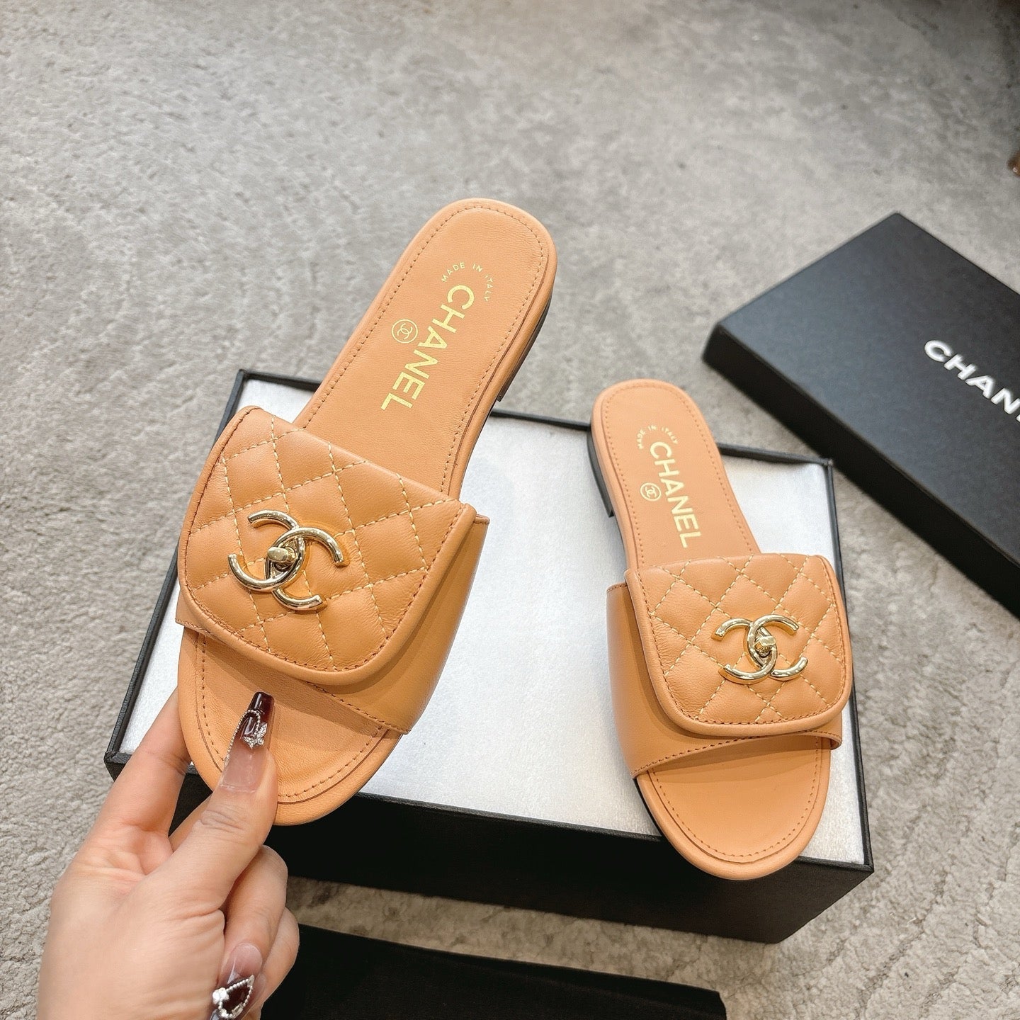PLATFORM SLIPPERS LOGO IN YELLOW ORANGE LAMBSKIN - 35