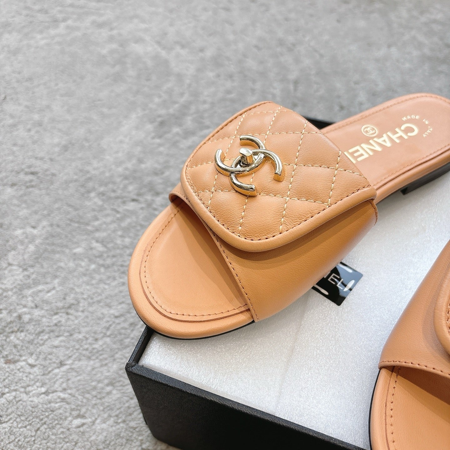 PLATFORM SLIPPERS LOGO IN YELLOW ORANGE LAMBSKIN - 35