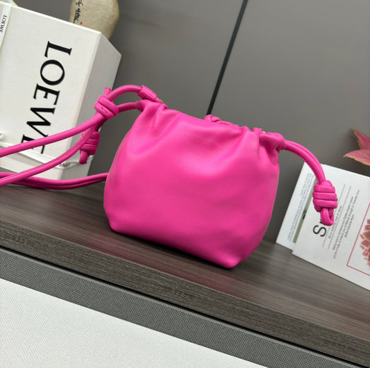 LOE 23 СУМКА-ВІДРО FLAMENCO PURSE З ОВЕЧОЇ ШКІРИ КОЛЬОРУ FUCHSIA PINK