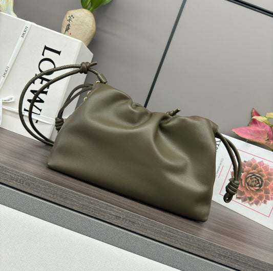 СУМКА-ВІДРО FLAMENCO LOEWE MEDIUM 30 ЗІ ШКІРИ ЯГНЯТИ КОЛЬОРУ ARMY GREEN