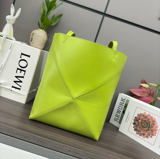 LOE 31 FUZZLE FOLD ЗЕЛЕНИЙ ШАРТРЕЗ ШКІРА ТЕЛЯТИ