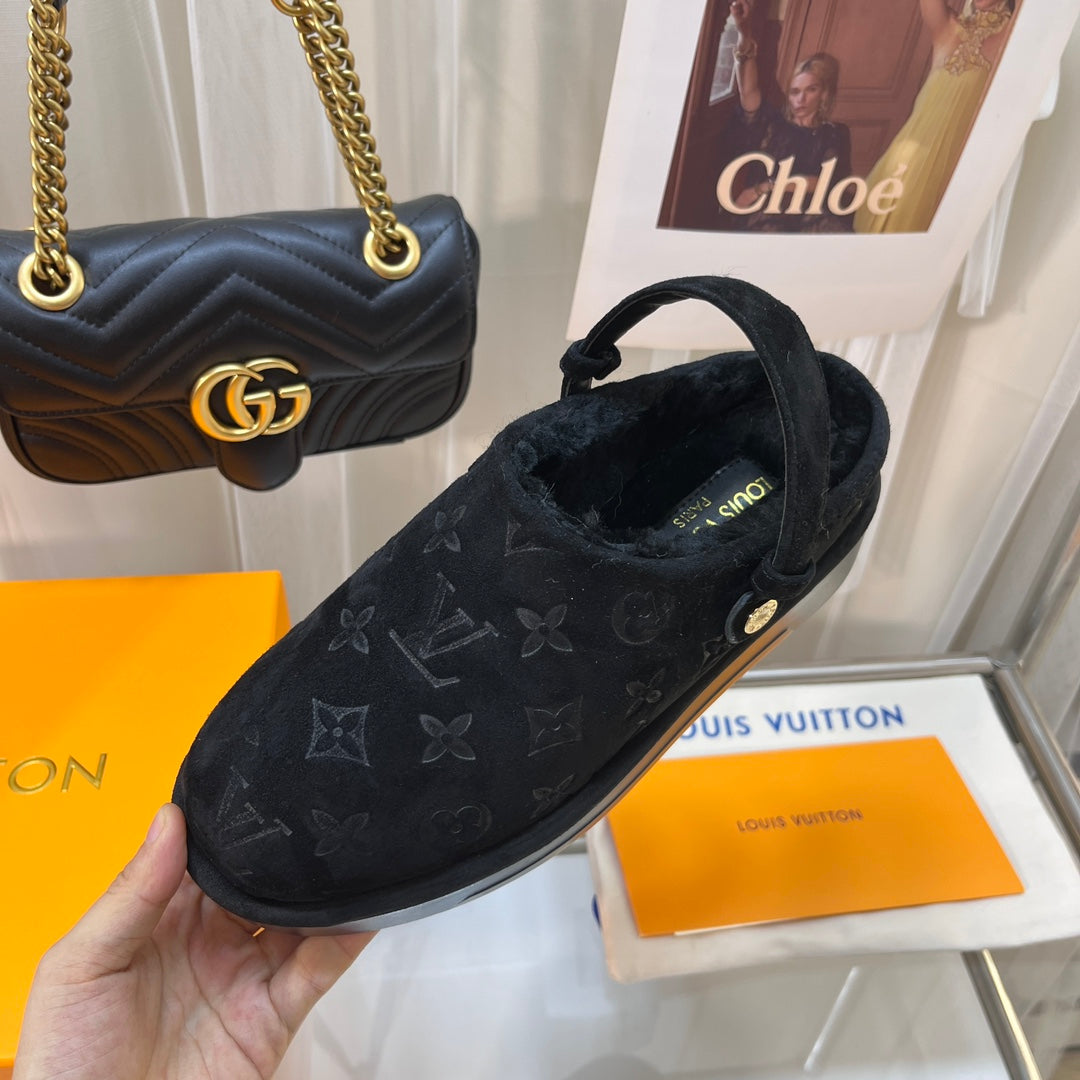 LV WOMEN'S COSY FLAT COMFORT CLOGS IN BLACK MONOGRAM SUEDE - 35