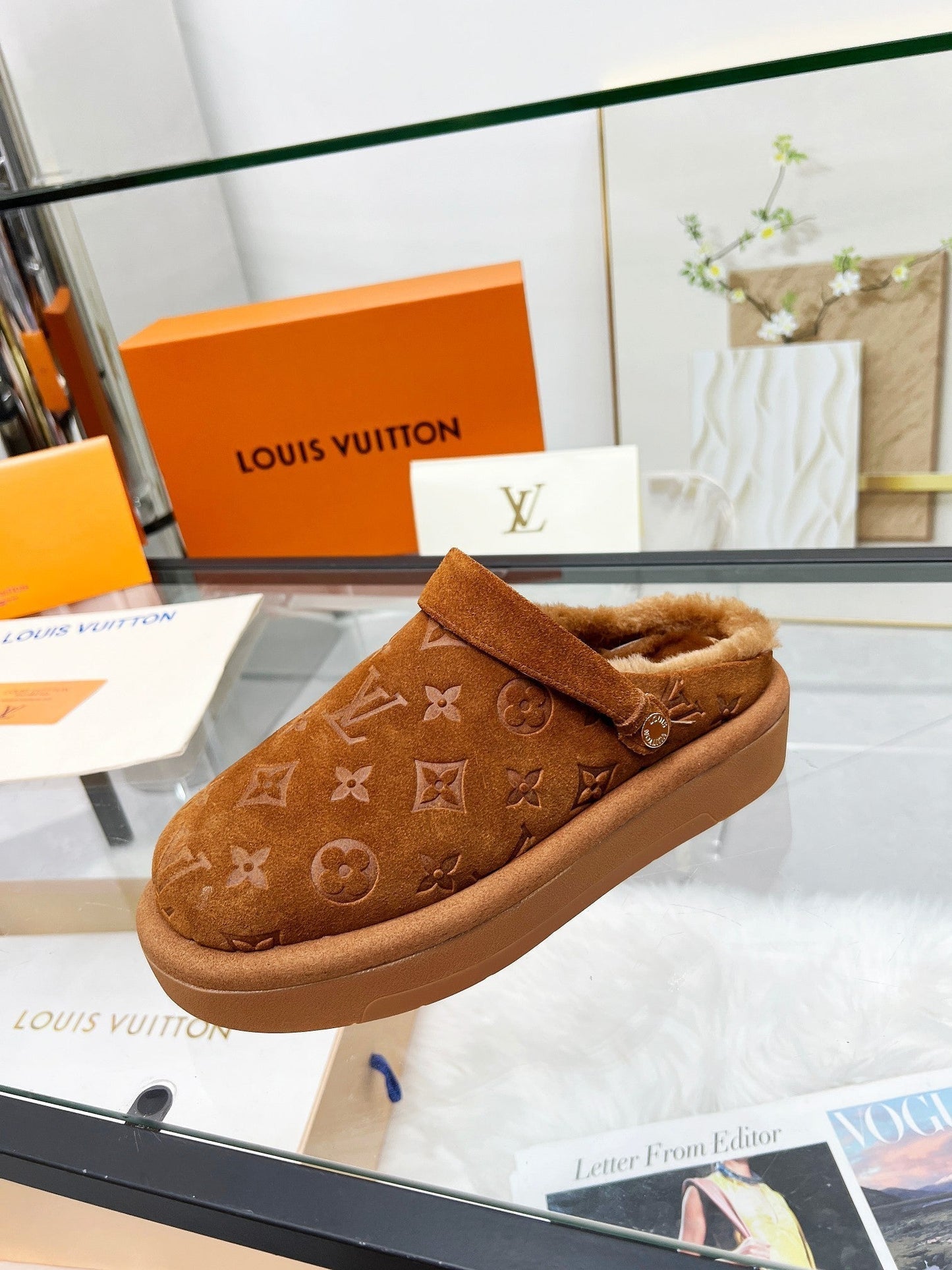 LV WOMEN'S COSY FLAT COMFORT CLOGS IN RUSSET BROWN MONOGRAM SUEDE - 35