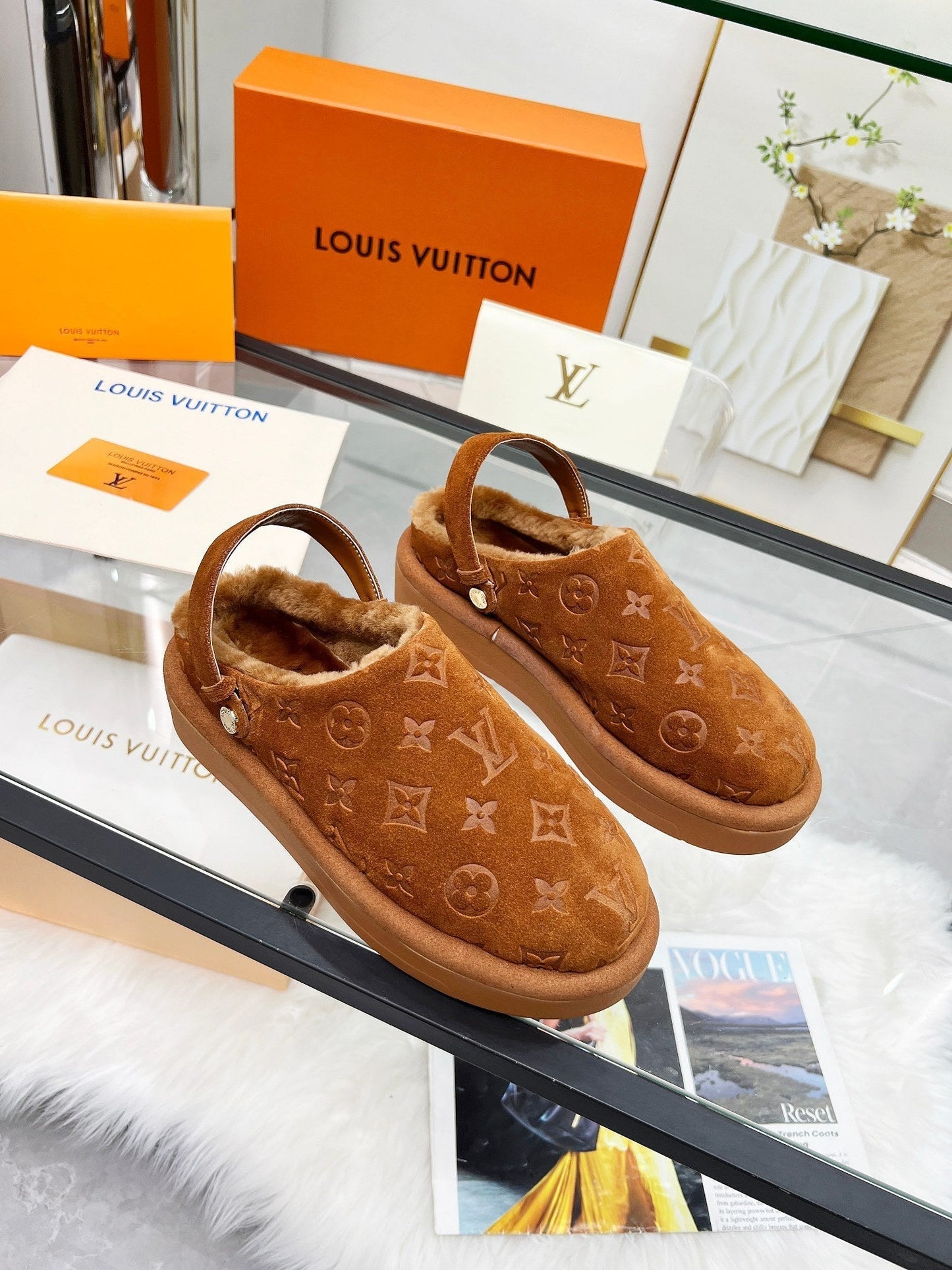 LV WOMEN'S COSY FLAT COMFORT CLOGS IN RUSSET BROWN MONOGRAM SUEDE - 35