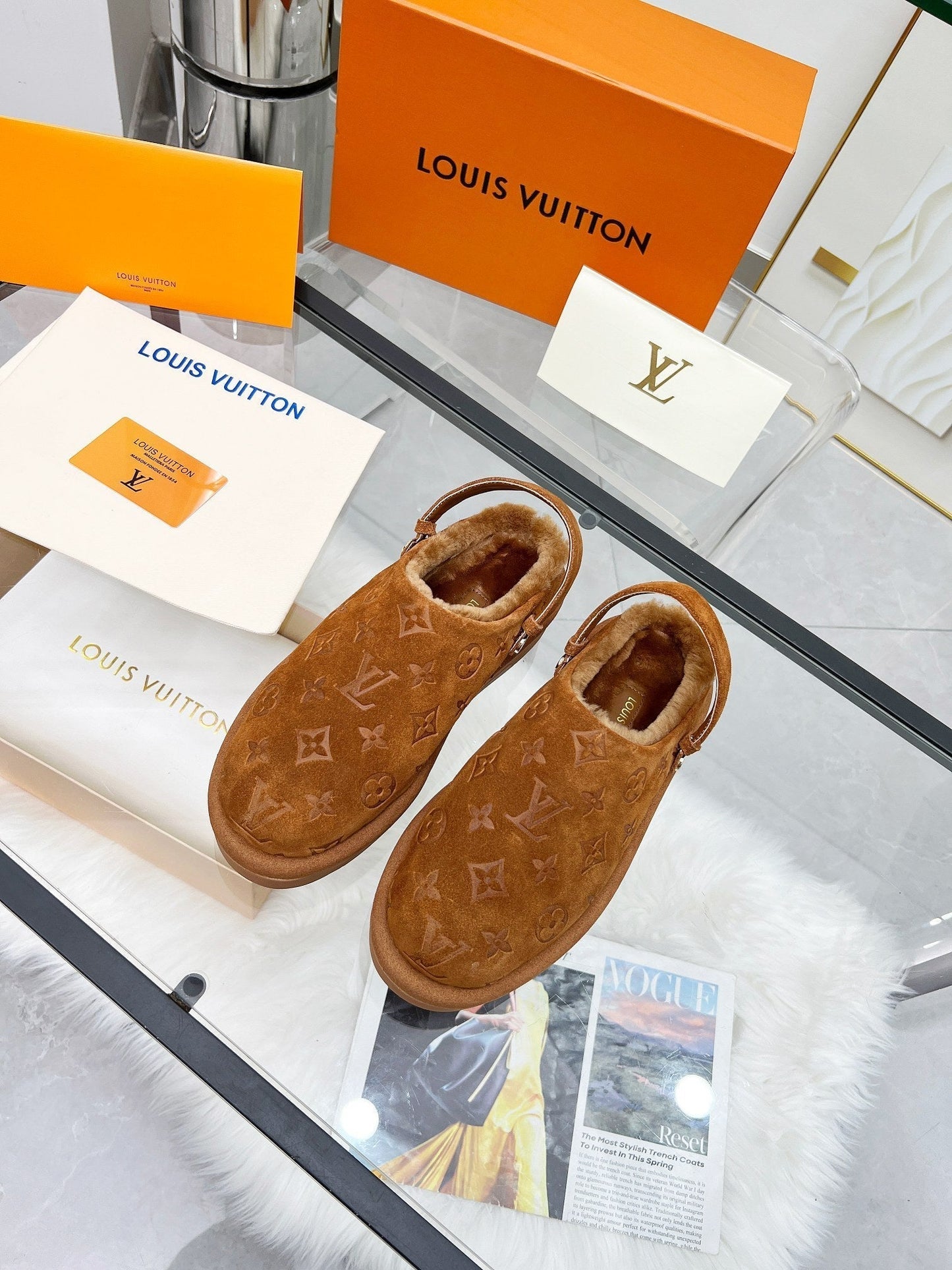 LV WOMEN'S COSY FLAT COMFORT CLOGS IN RUSSET BROWN MONOGRAM SUEDE - 35