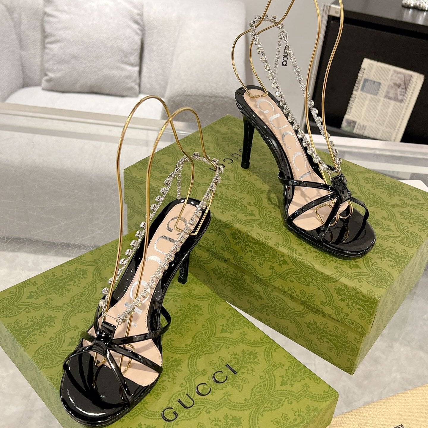 STRAPPY SANDAL WITH RHINESTONE CHAIN IN BLACK PATENT LEATHER - 35