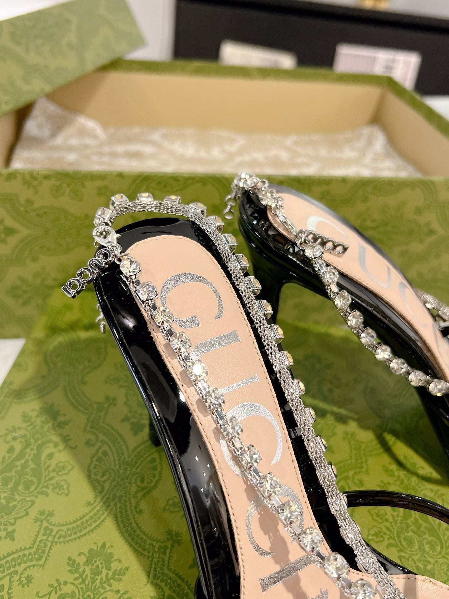 STRAPPY SANDAL WITH RHINESTONE CHAIN IN BLACK PATENT LEATHER - 35
