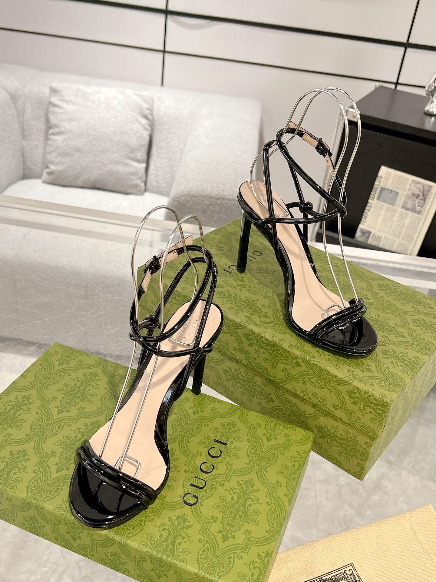 GG 105 STRAPPY SANDAL BLACK CALFSKIN - 35