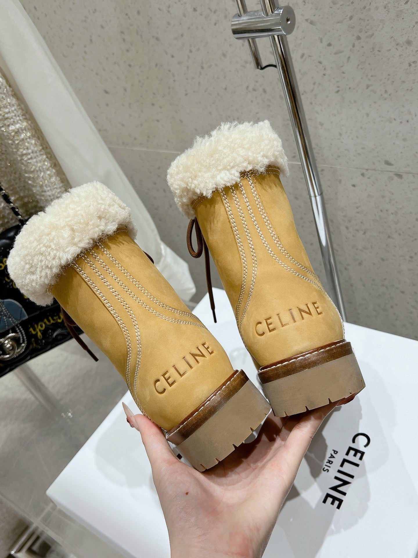 MARTIN BOOT IN PEANUT BROWN SUEDE AND WHITE FLEECE - 35