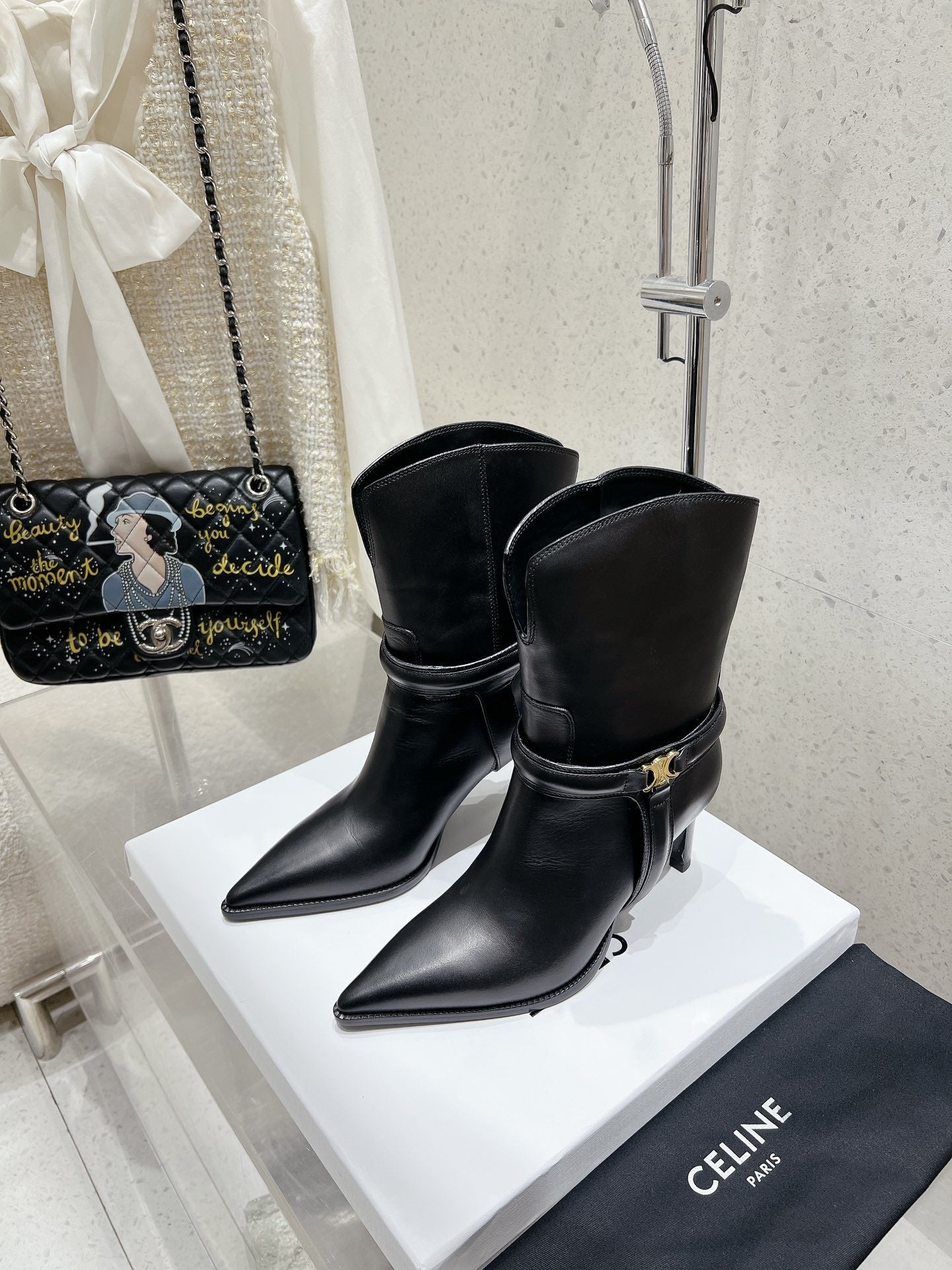 VERNEUIL ANKLE BOOT WITH TRIOMPHE IN BLACK CALFSKIN - 35