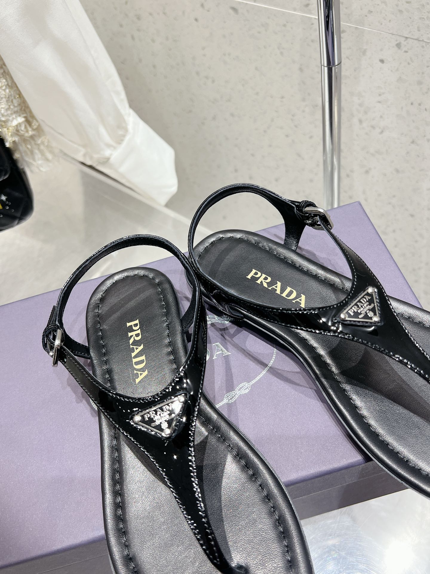 PRA PATENT LEATHER THONG SANDALS BLACK - 35