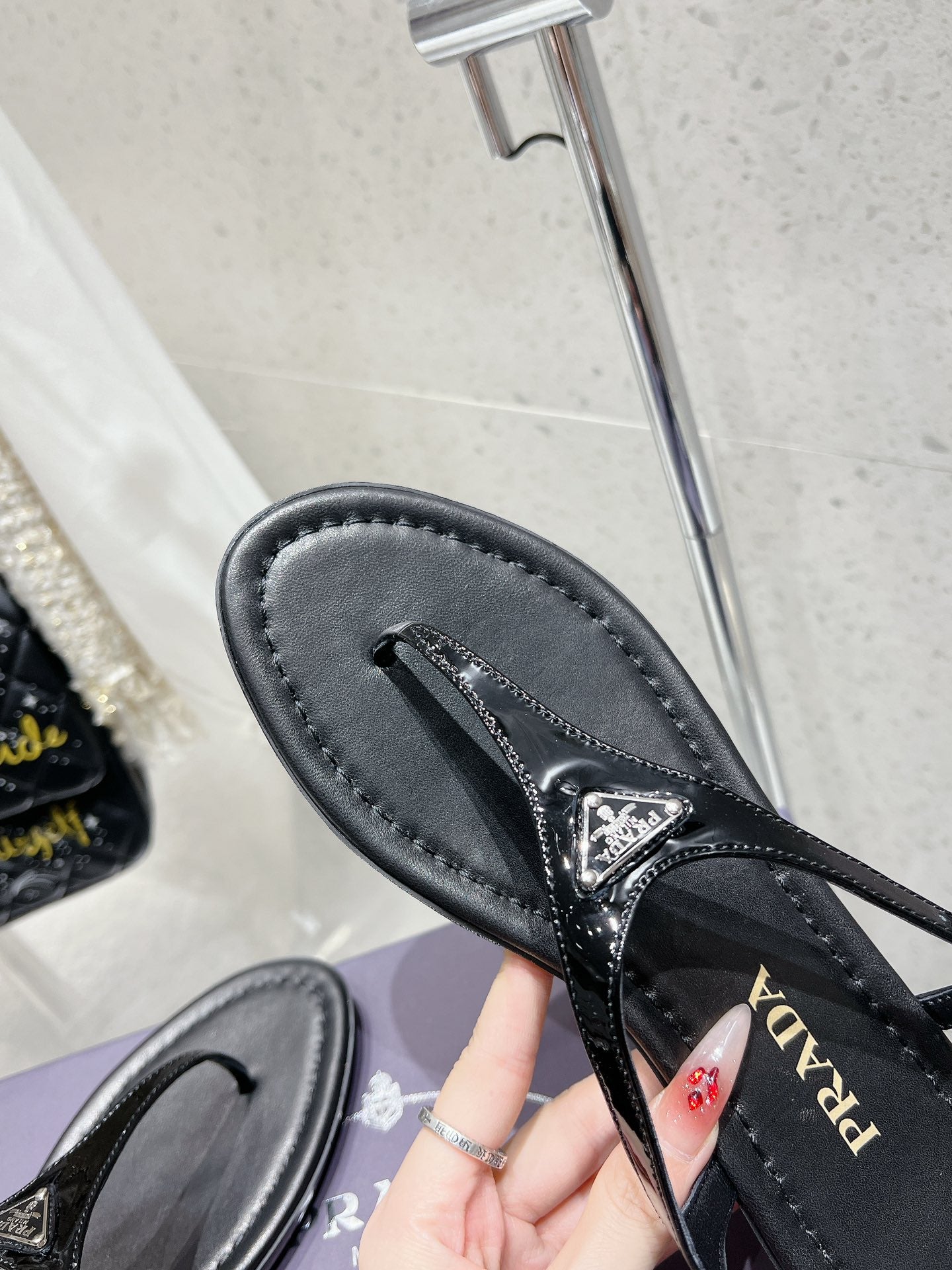 PRA PATENT LEATHER THONG SANDALS BLACK - 35