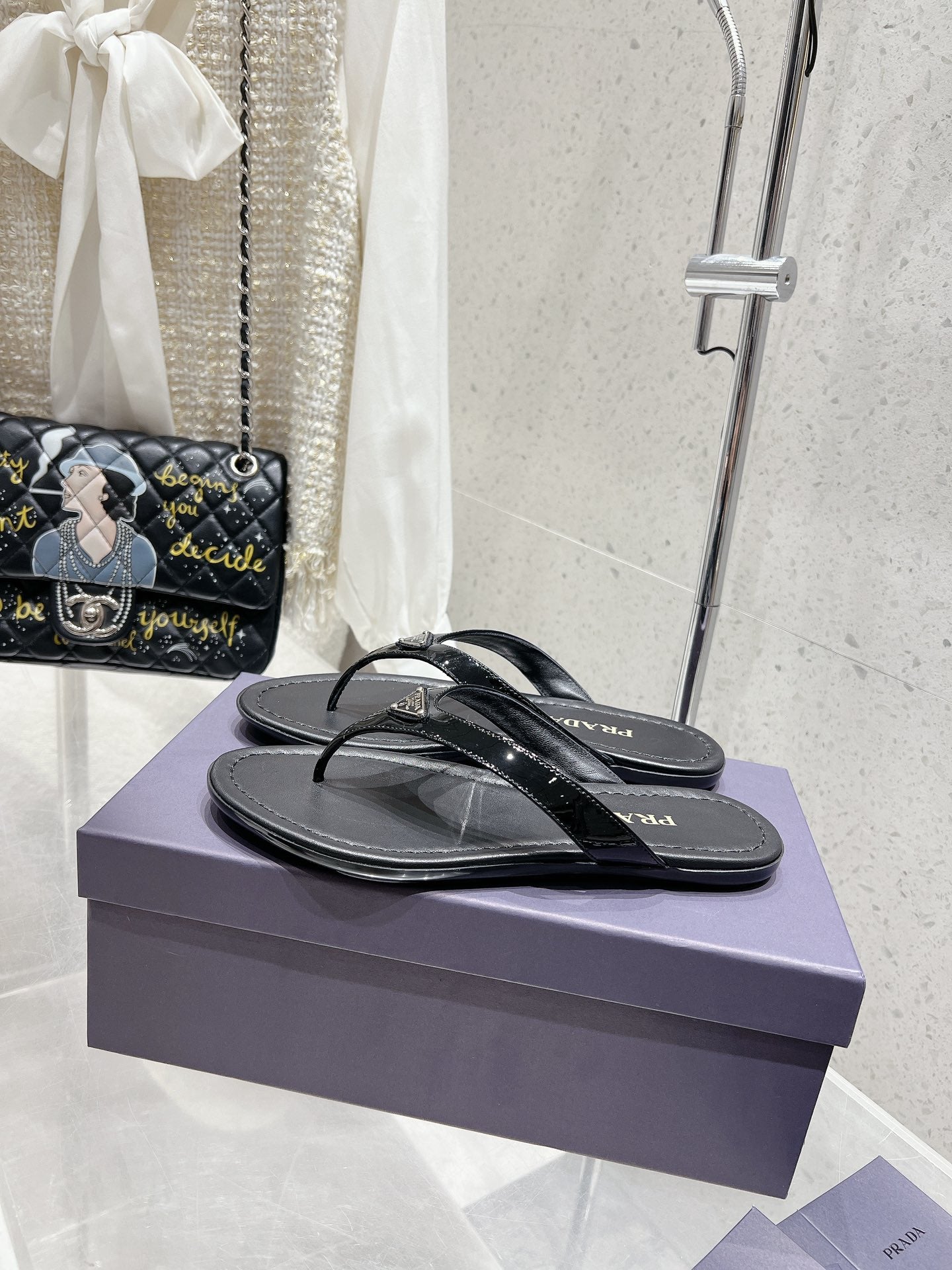 PRA PATENT LEATHER THONG SLIPPER BLACK - 35