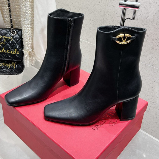 VLOGO SIGNATURE WHITE CALFSKIN ANKLE BOOT 75 MM - 35