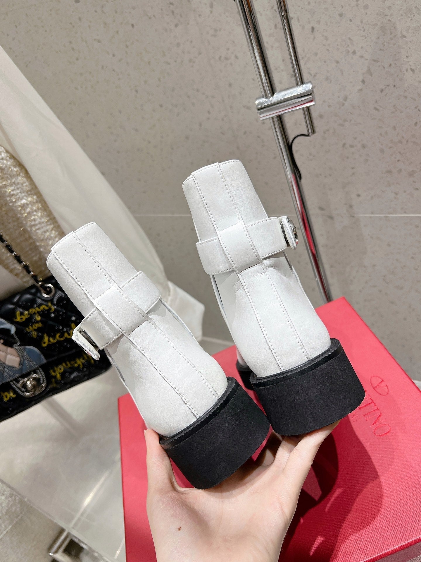 VLOGO SIGNATURE WHITE CALFSKIN ANKLE BOOT 30MM - 35