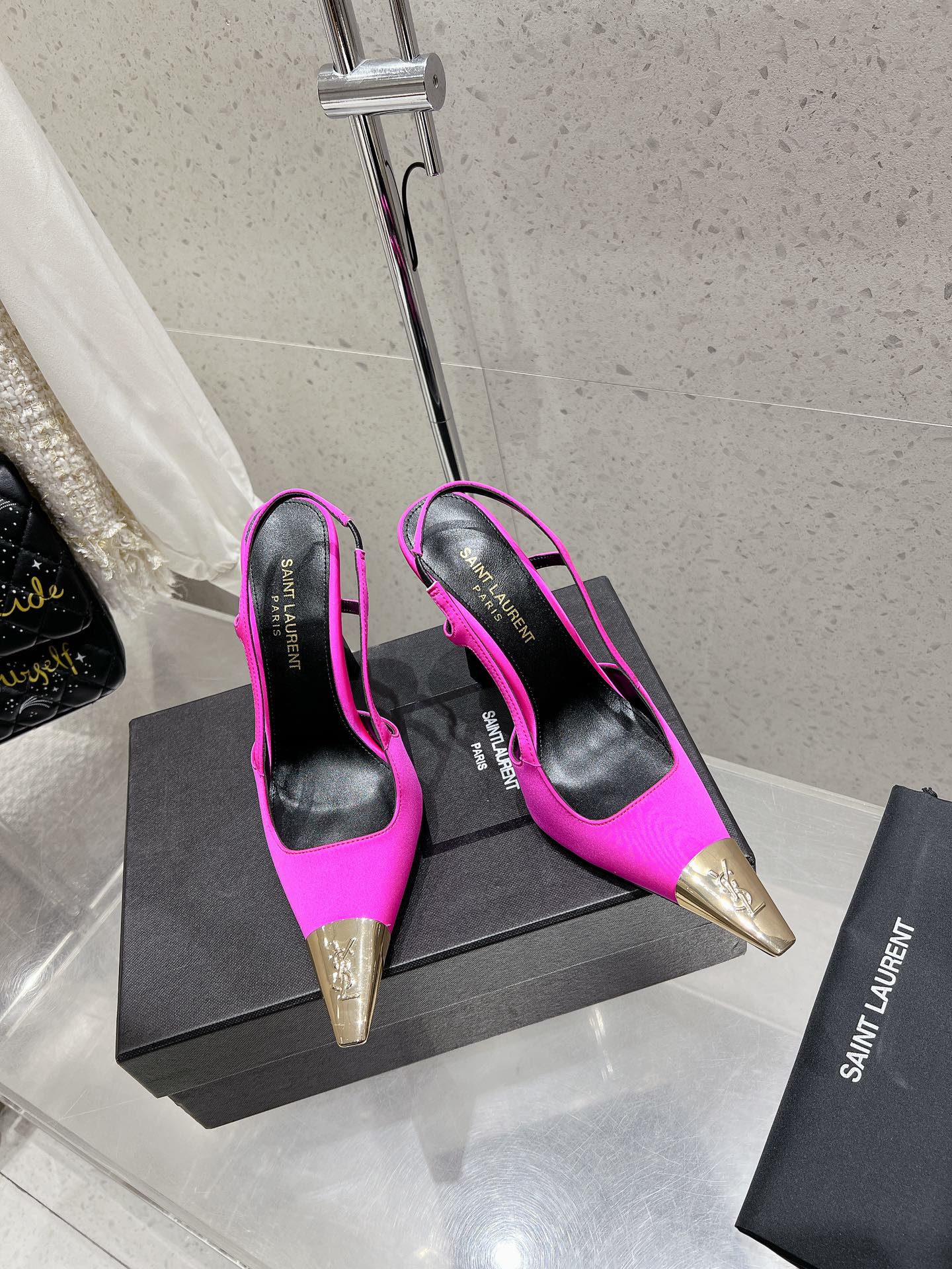 HIGH HEEL 10 CM SLINGBACK IN BRIGHT PINK CALFSKIN WITH GOLD HARDWARE - 35