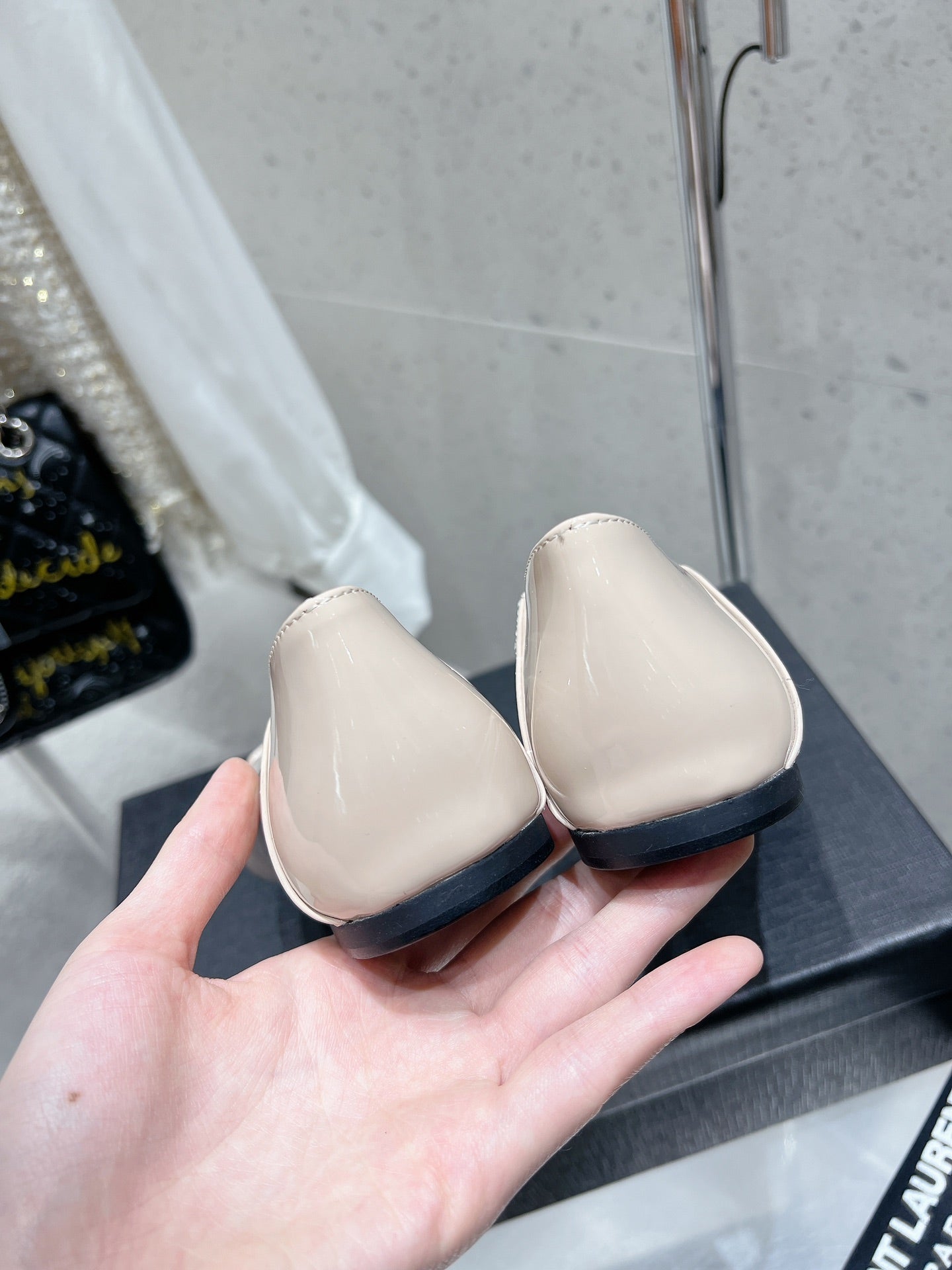 BALLERINA FLATS IN BEIGE CREAM PATENT CALFSKIN - 35