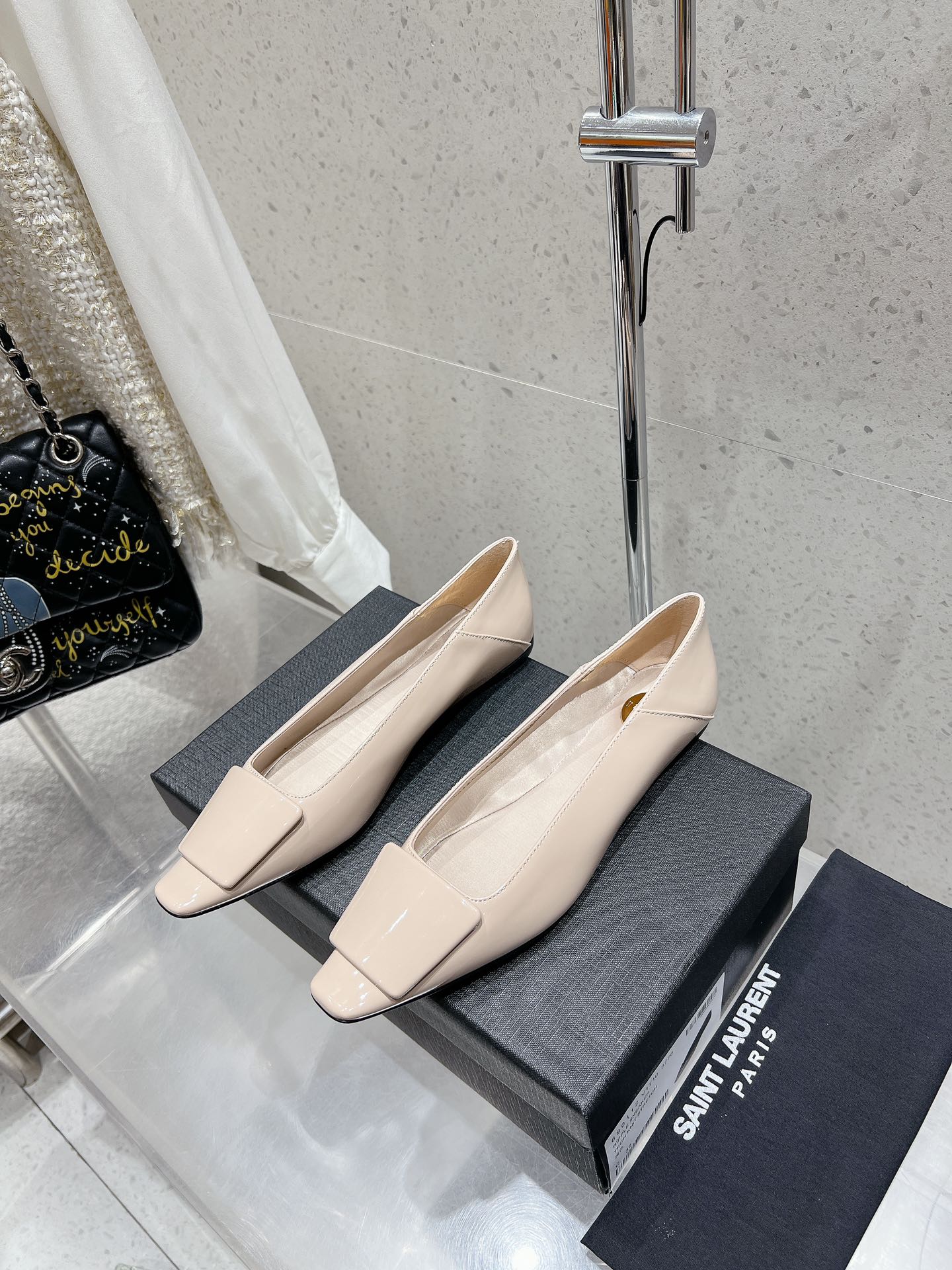 BALLERINA FLATS IN BEIGE CREAM PATENT CALFSKIN - 35