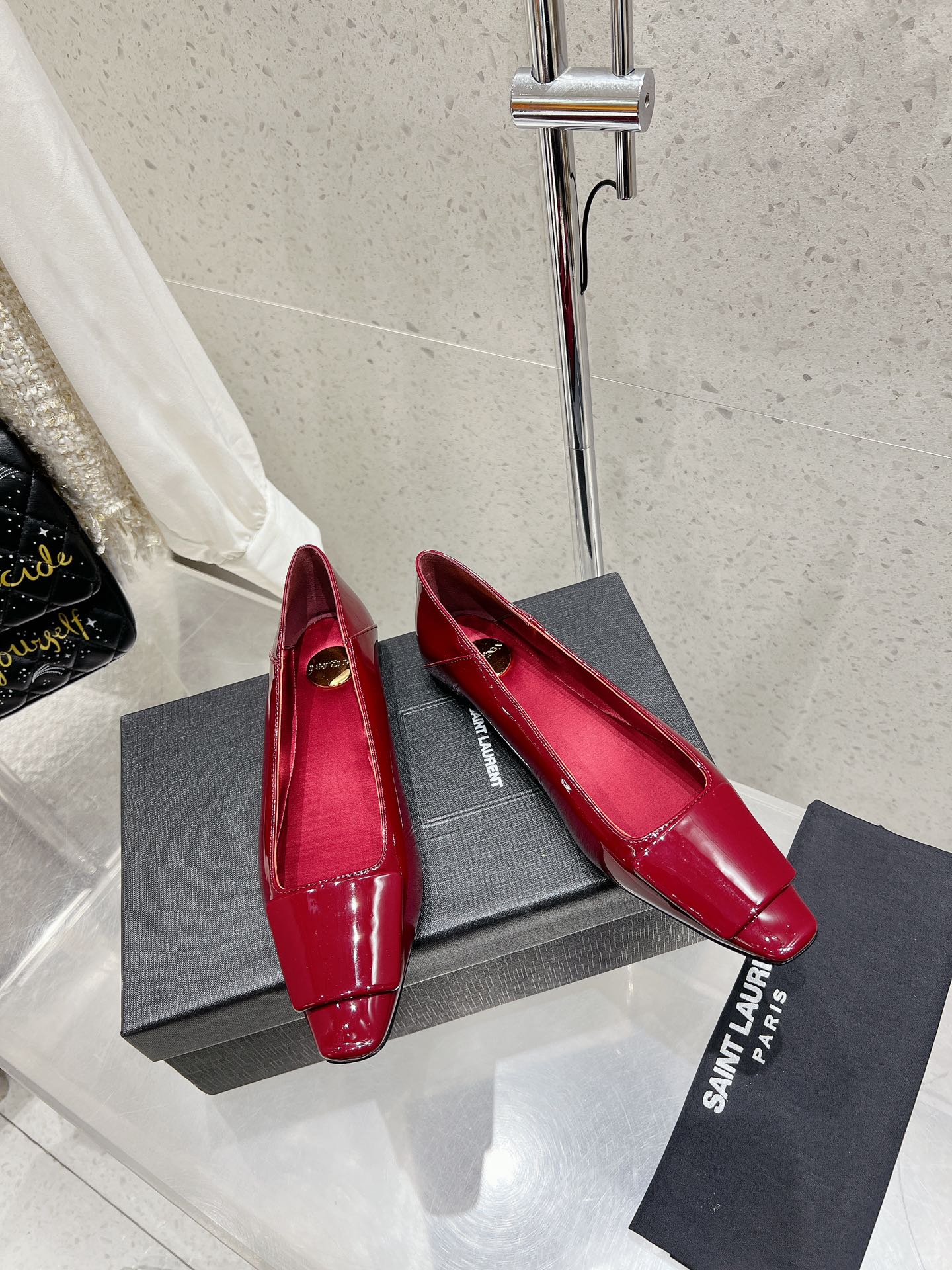 BALLERINA FLATS IN RUBY RED PATENT CALFSKIN - 35