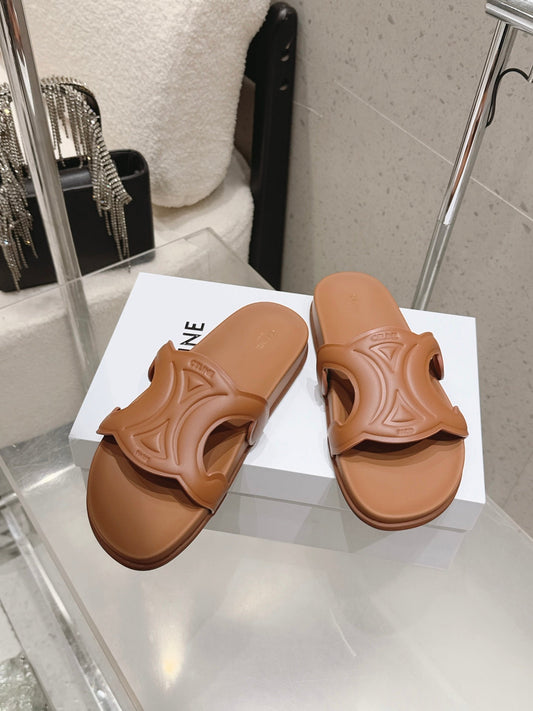 ШЛЬОПАНЦІ CELINE 26S TRIOMPHE З КОРИЧНЕВОЇ ТЕЛЯЧОЇ ШКІРИ