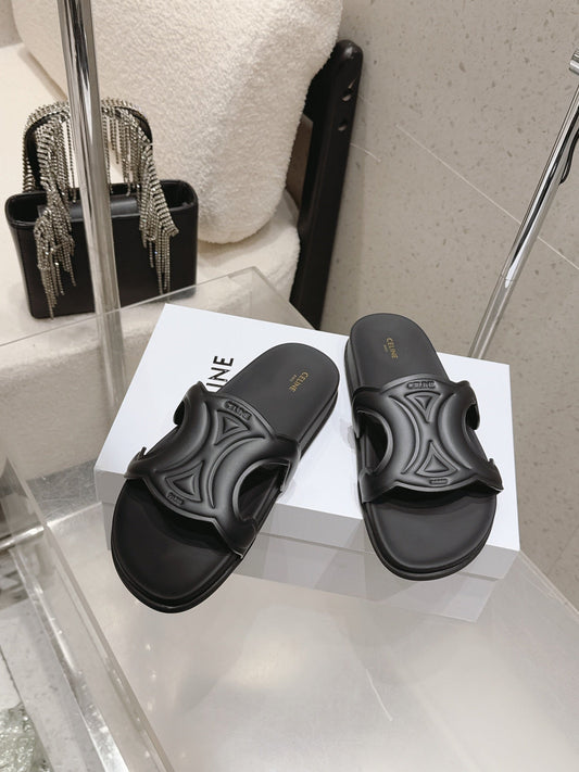 ШЛЬОПАНЦІ CELINE 26S TRIOMPHE З ЧОРНОЇ ТЕЛЯЧОЇ ШКІРИ
