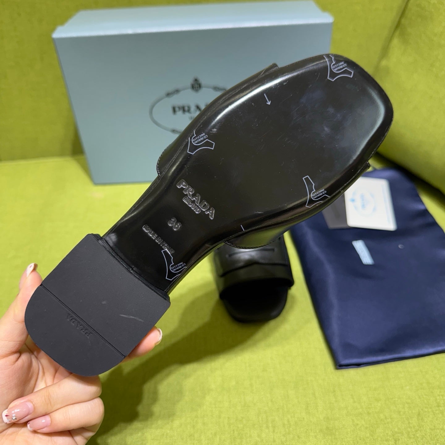 PRADA 25S SLIDES IN BLACK CALFSKIN - 35