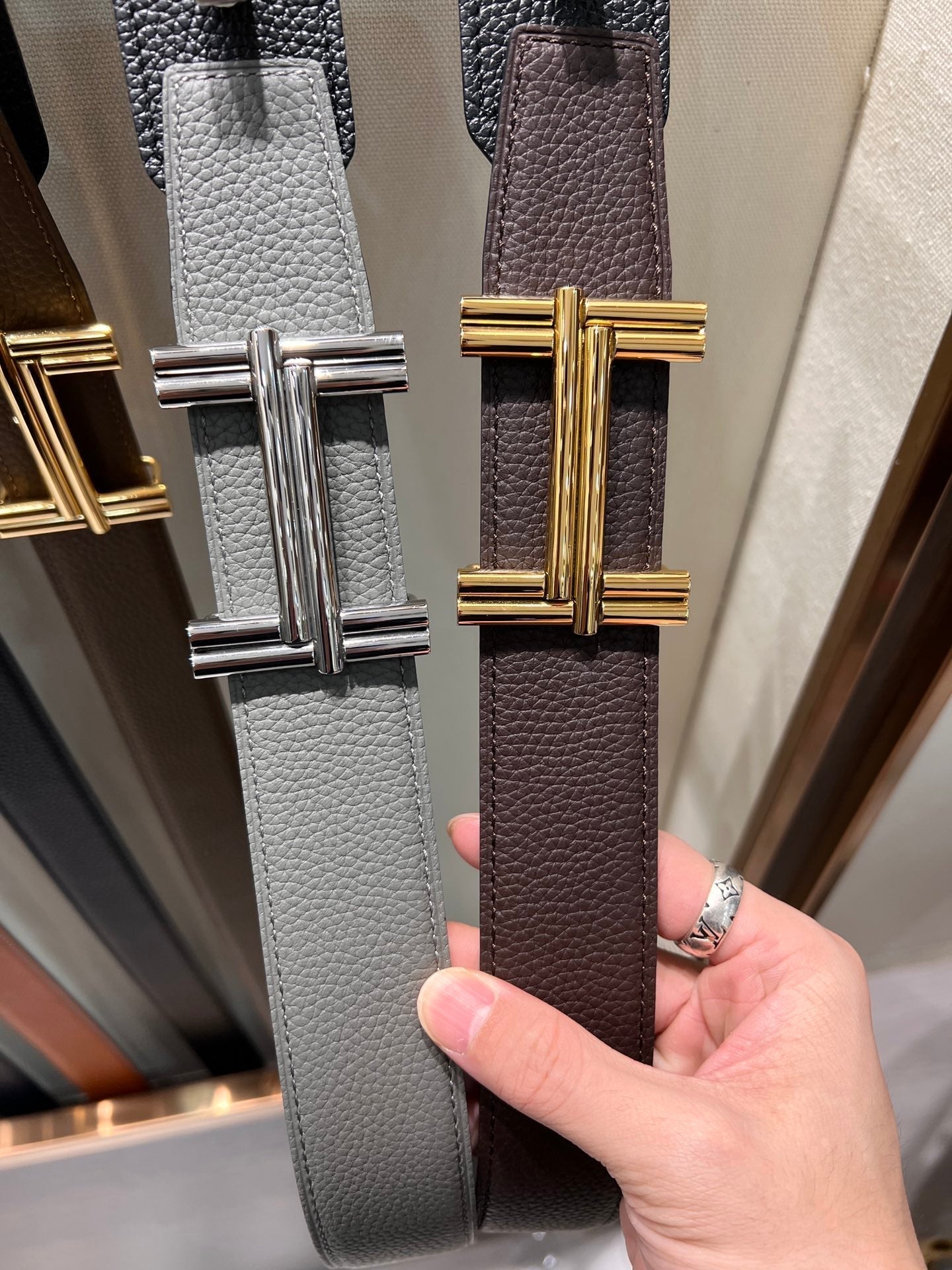 HM TRAVERSE BELT BUCKLE & REVERSIBLE CHOCOLATE BROWN AND BLACK LEATHER STRAP 38 MM GOLD HARDWARE - 30